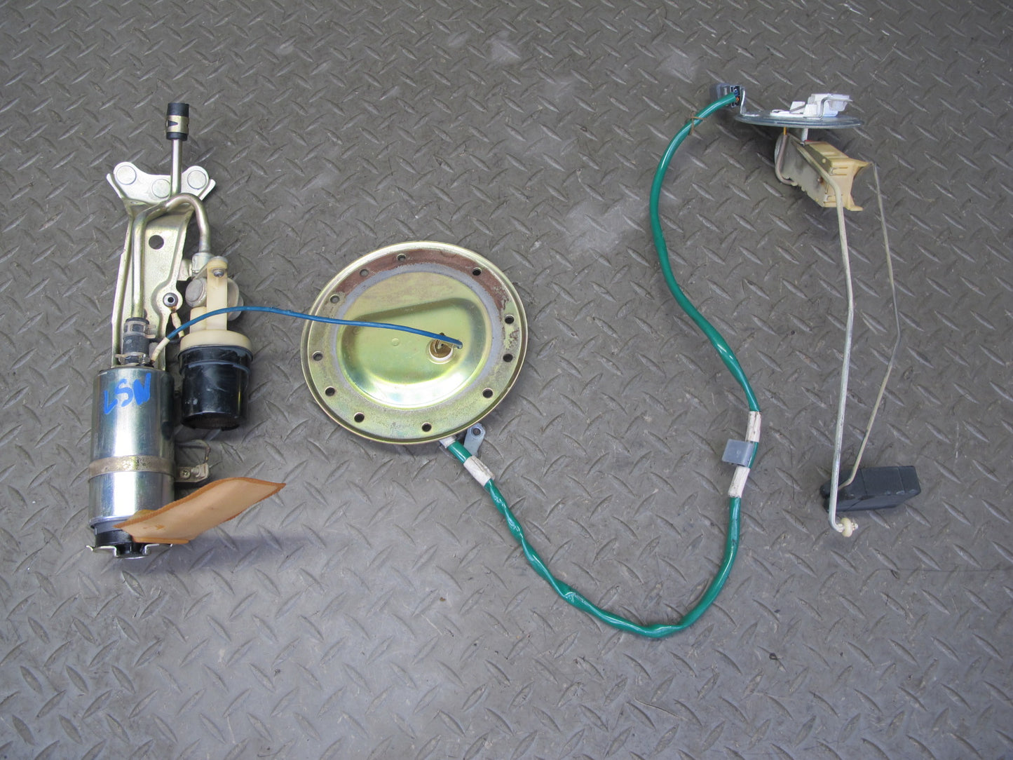 98-99 Lexus UCF20L LS400 1UZFE Set of 2 Fuel Pump Level Sensor Sending Unit OEM