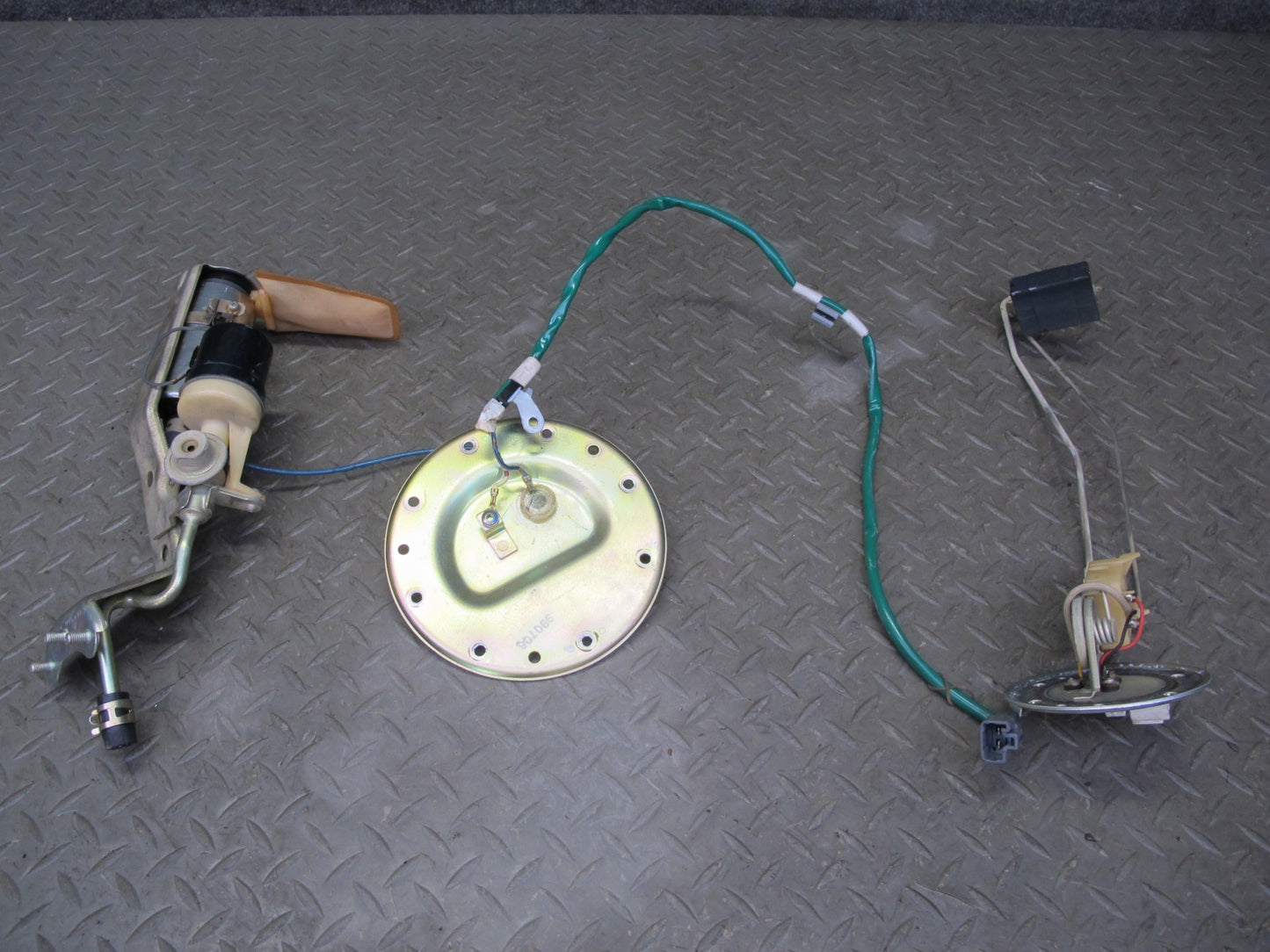 98-99 Lexus UCF20L LS400 1UZFE Set of 2 Fuel Pump Level Sensor Sending Unit OEM