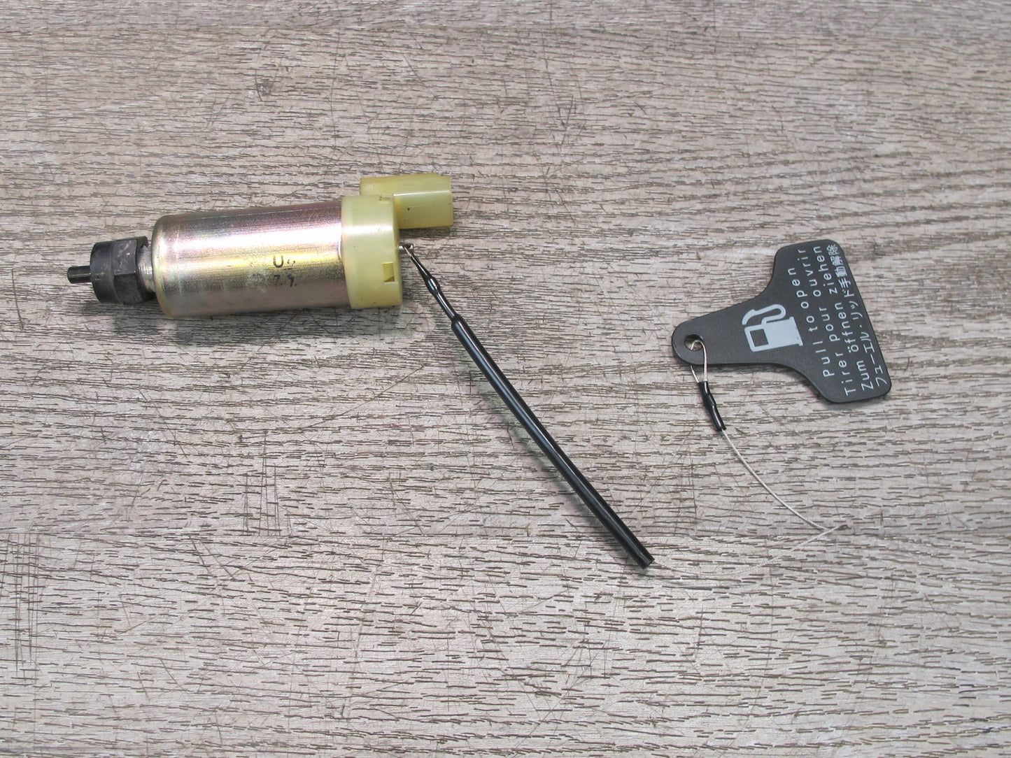 93-00 Lexus UCF20L LS400 Fuel Gas Door Lock Latch Release Actuator Motor OEM