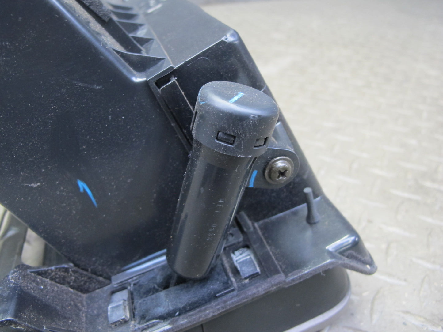 95-00 Lexus LS400 UCF20L Dash Right Upper Glove Box Storage Compartment OEM