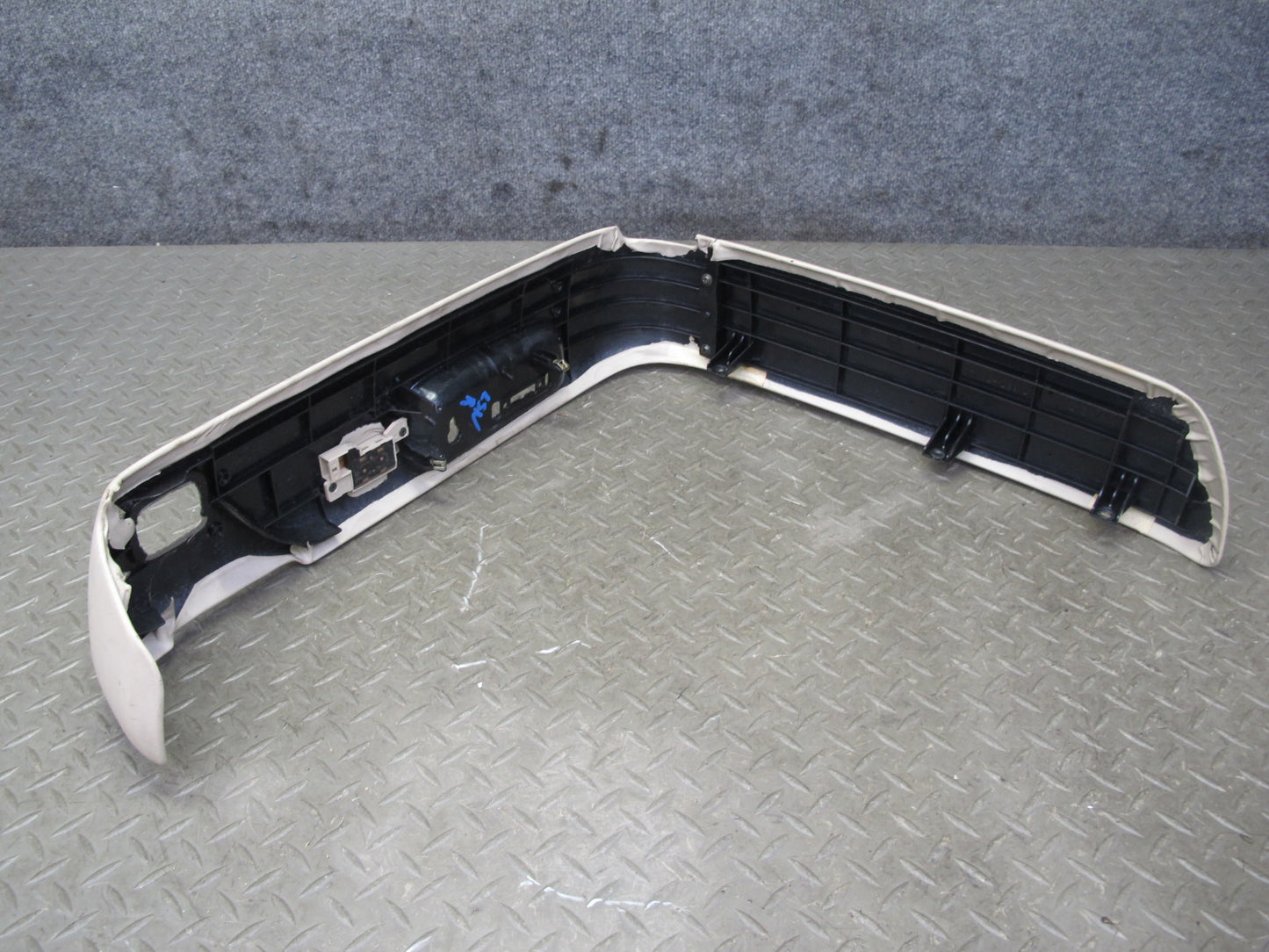 98-00 Lexus UCF20L LS400 Front Right Seat Adjust Trim Cover Panel Set Ivory OEM
