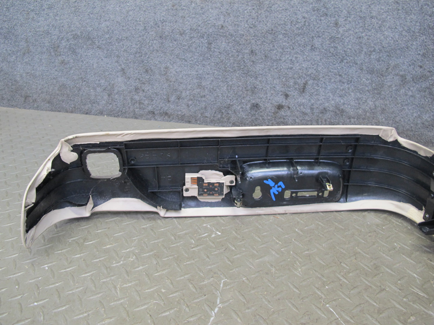 98-00 Lexus UCF20L LS400 Front Right Seat Adjust Trim Cover Panel Set Ivory OEM