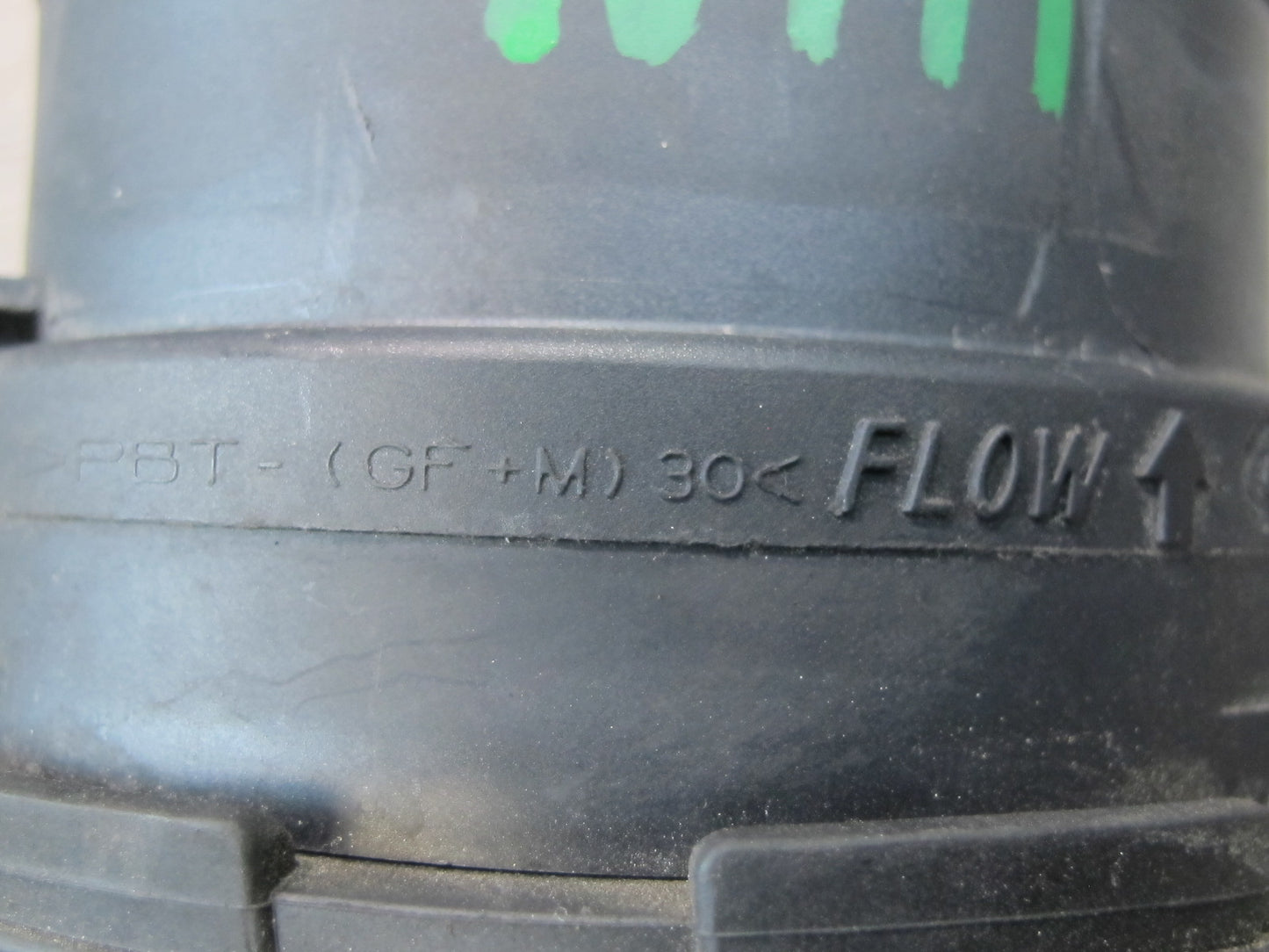 2008-2009 Hummer H2 Mass Air Flow Meter MAF Sensor 15904068