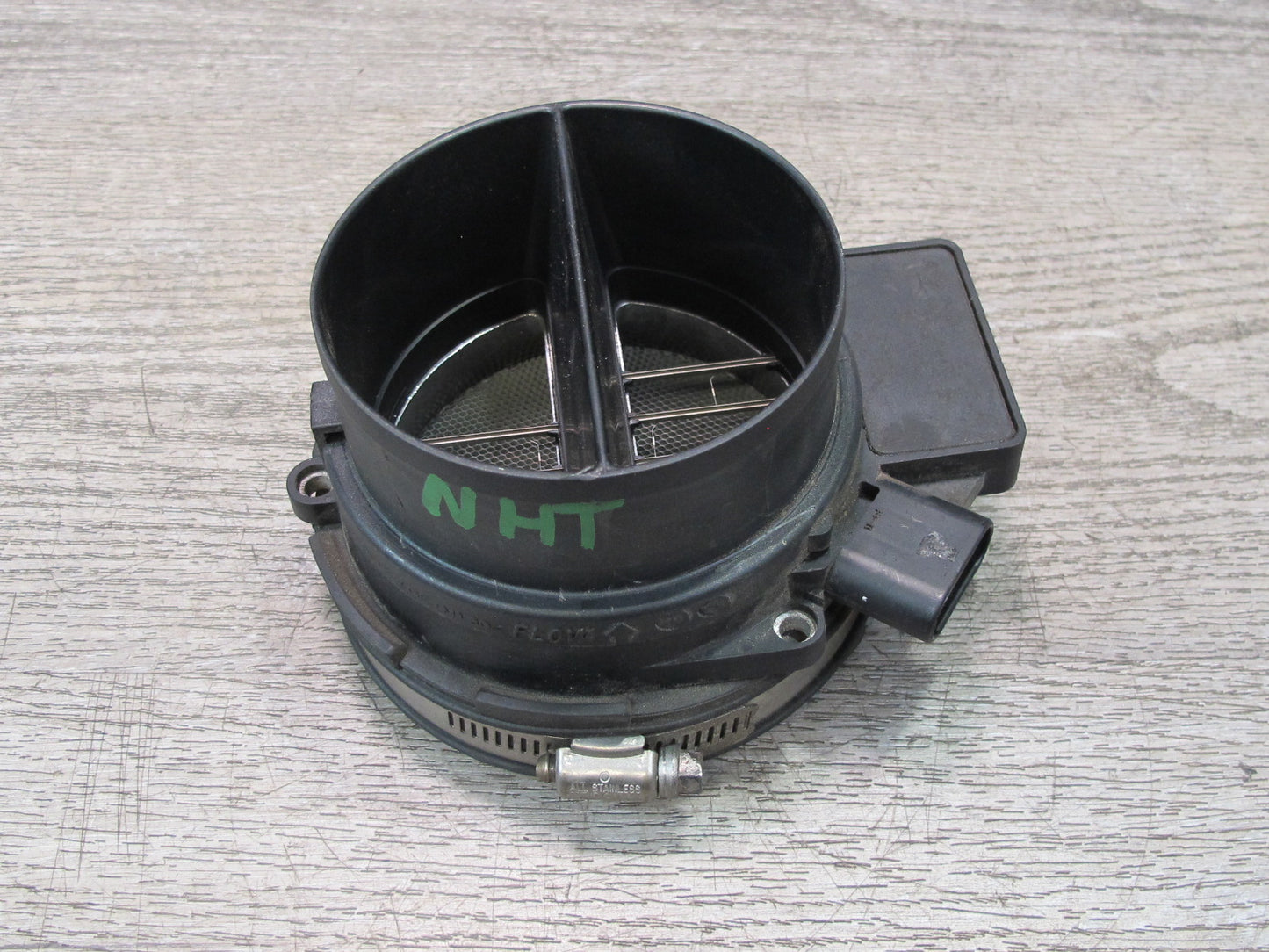 2008-2009 Hummer H2 Mass Air Flow Meter MAF Sensor 15904068