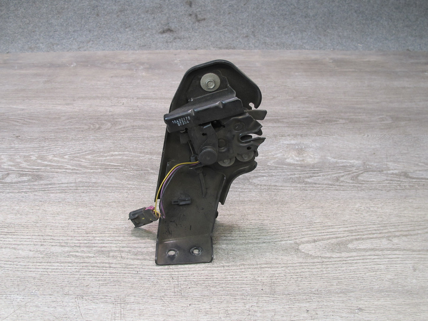 2008-2009 Hummer Front Hood Lock Latch 10400178