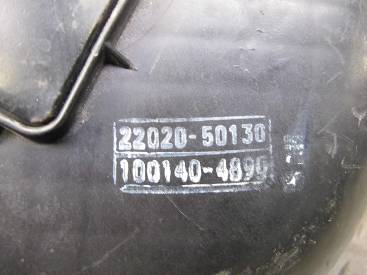 98-00 Lexus UCF20L LS400 Air Intake Cleaner Filter Box w MAF Sensor Assy OEM