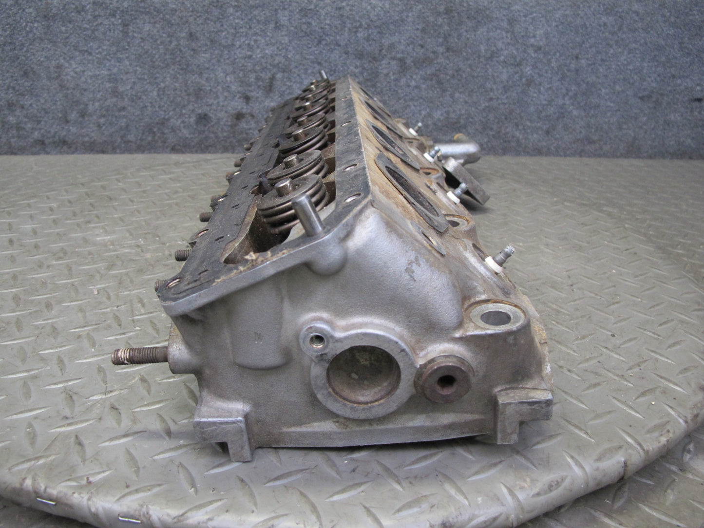 1983-1984 Porsche 928 S 4.7L Engine Motor Right Side Cylinder Head 9281043561R