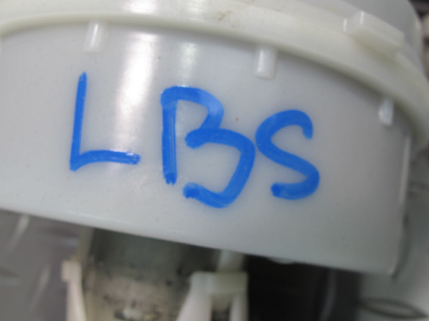 2012-2018 BMW F12 F13 M6 S63T 4.4L Engine Fuel Pump Sending Unit Supply