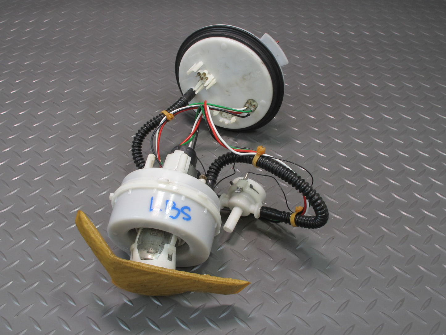 2012-2018 BMW F12 F13 M6 S63T 4.4L Engine Fuel Pump Sending Unit Supply