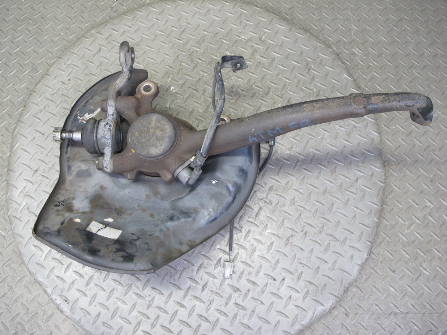 96-00 Toyota MARK2 JZX100 Tourer S Front Left Spindle Knuckle Wheel Hub OEM