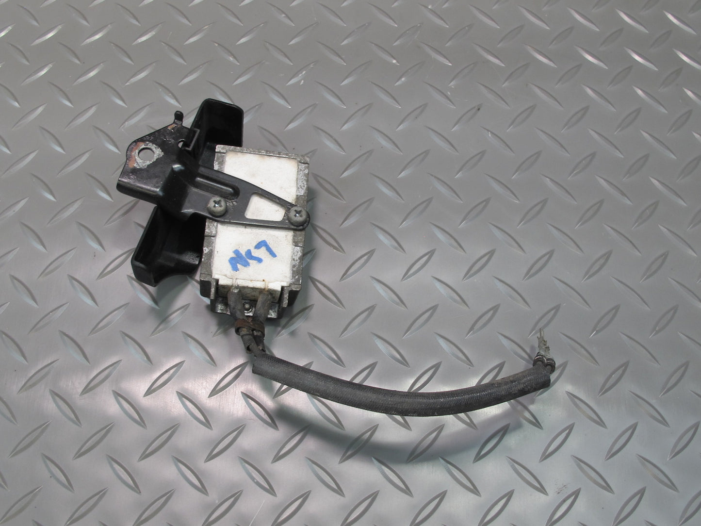 95-00 Lexus UCF20L LS400 Fuel Pump Resistor Module 23080-50030 OEM