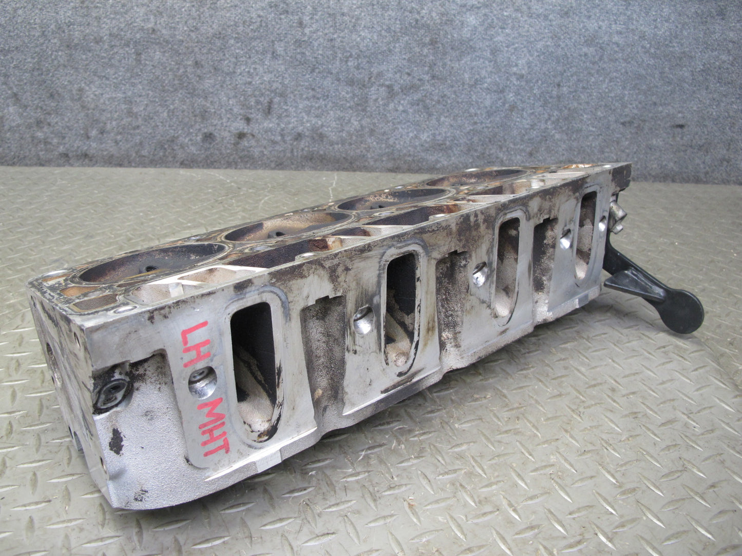 2003-2007 Hummer H2 6.0L LQ4 V8 Engine Motor Left Side Cylinder Head