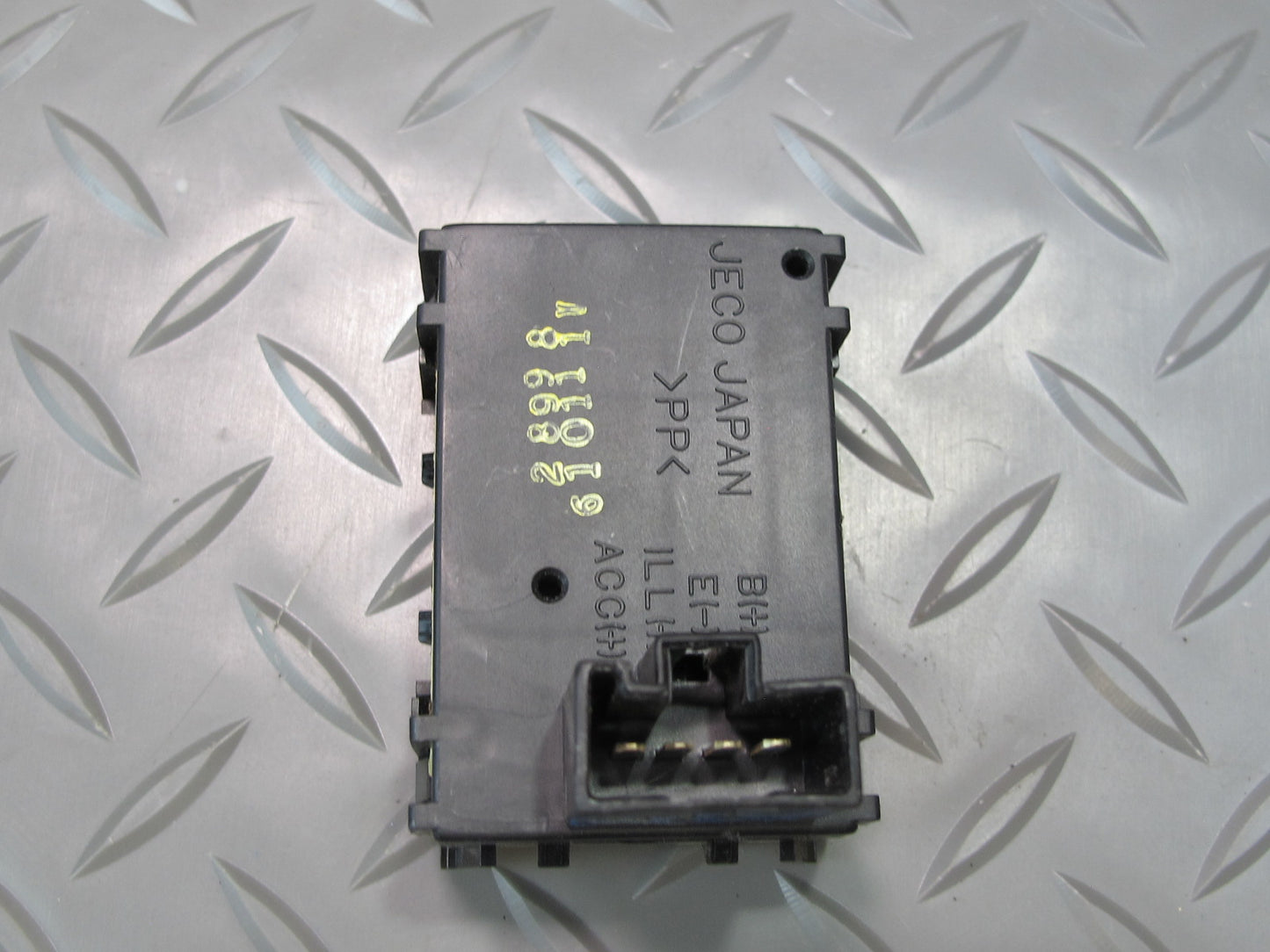 96-98 Toyota MARK2 JZX100 Dash Digital Clock Unit OEM