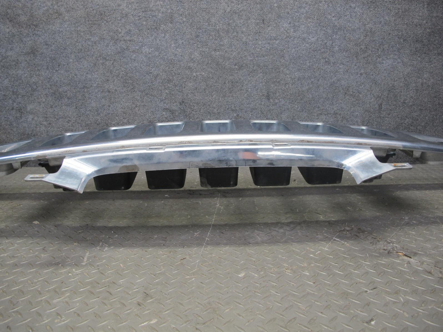 2008-2009 Hummer H2 Front Chrome Grille Panel 25886172