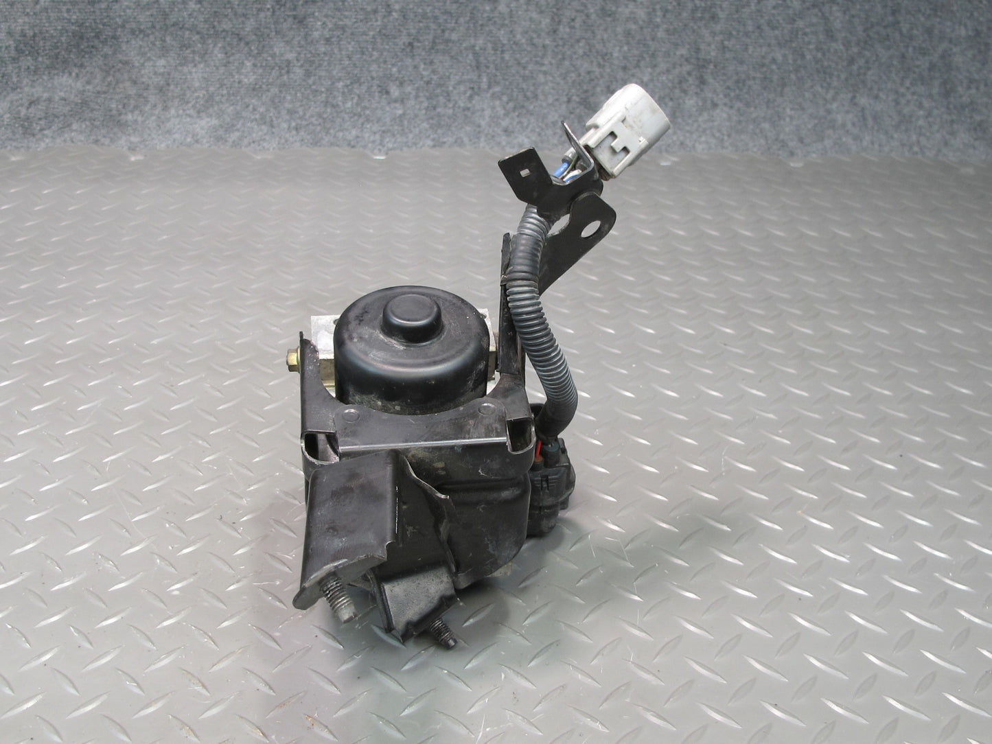 1996 Toyota MARK2 JZX100 Anti Lock Brake ABS Pump Module 44510-24060 OEM