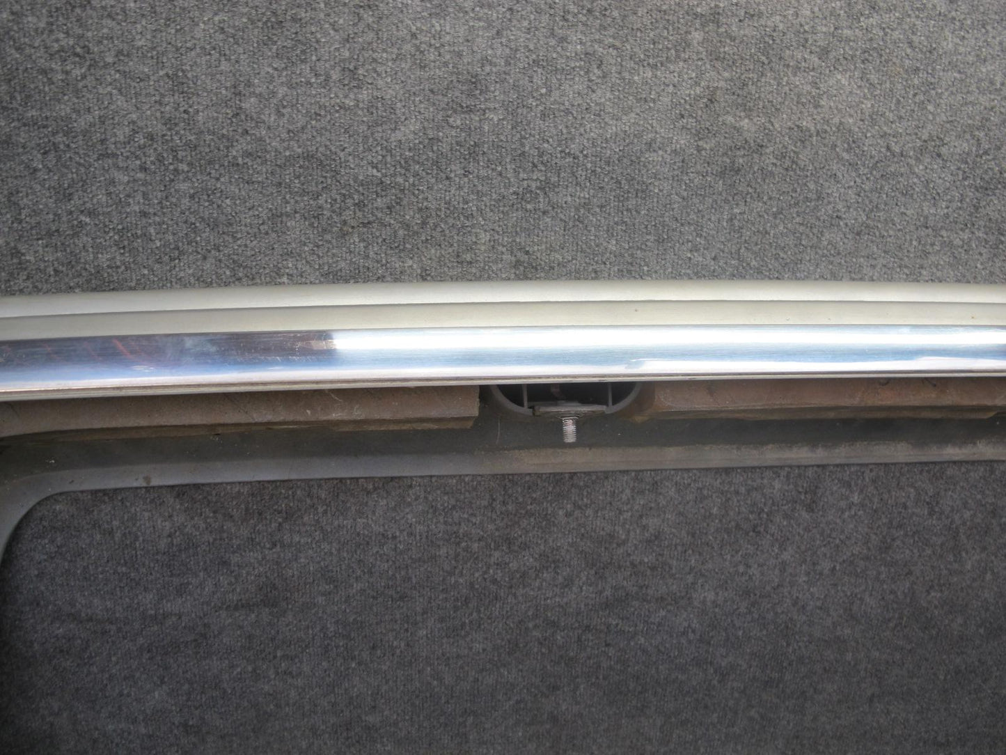 94-95 Mercedes W124 300D Sedan Rear Bumper Cover Silver OEM