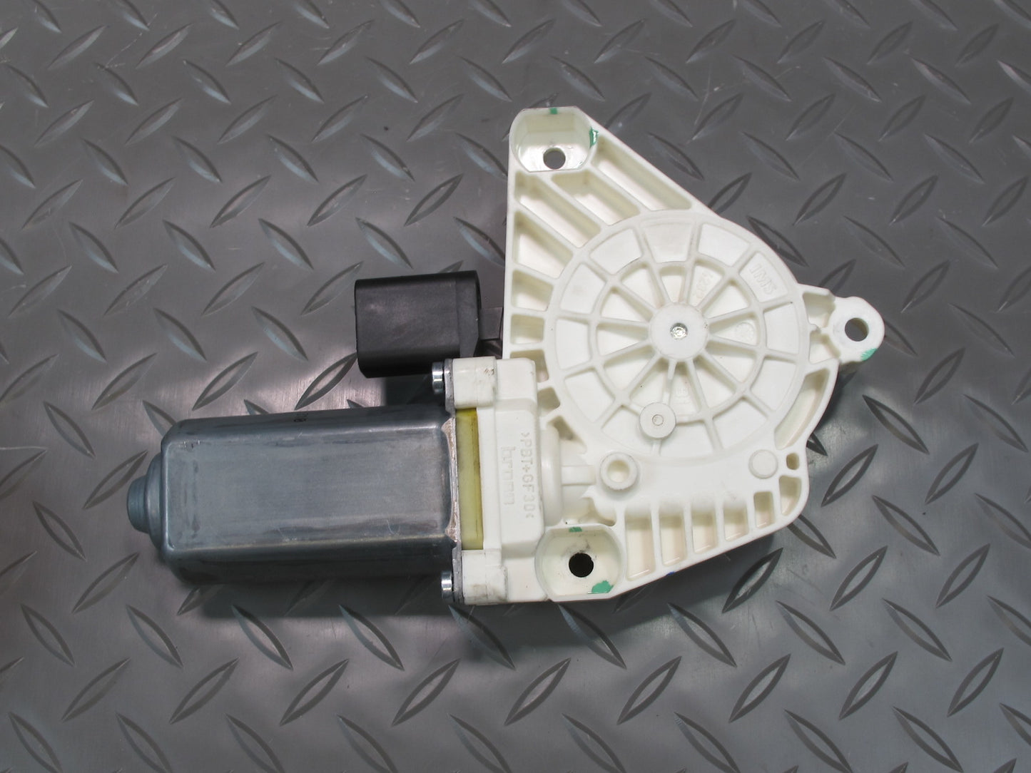 09-20 Nissan Z34 370Z Left Driver Door Window Regulator Motor OEM