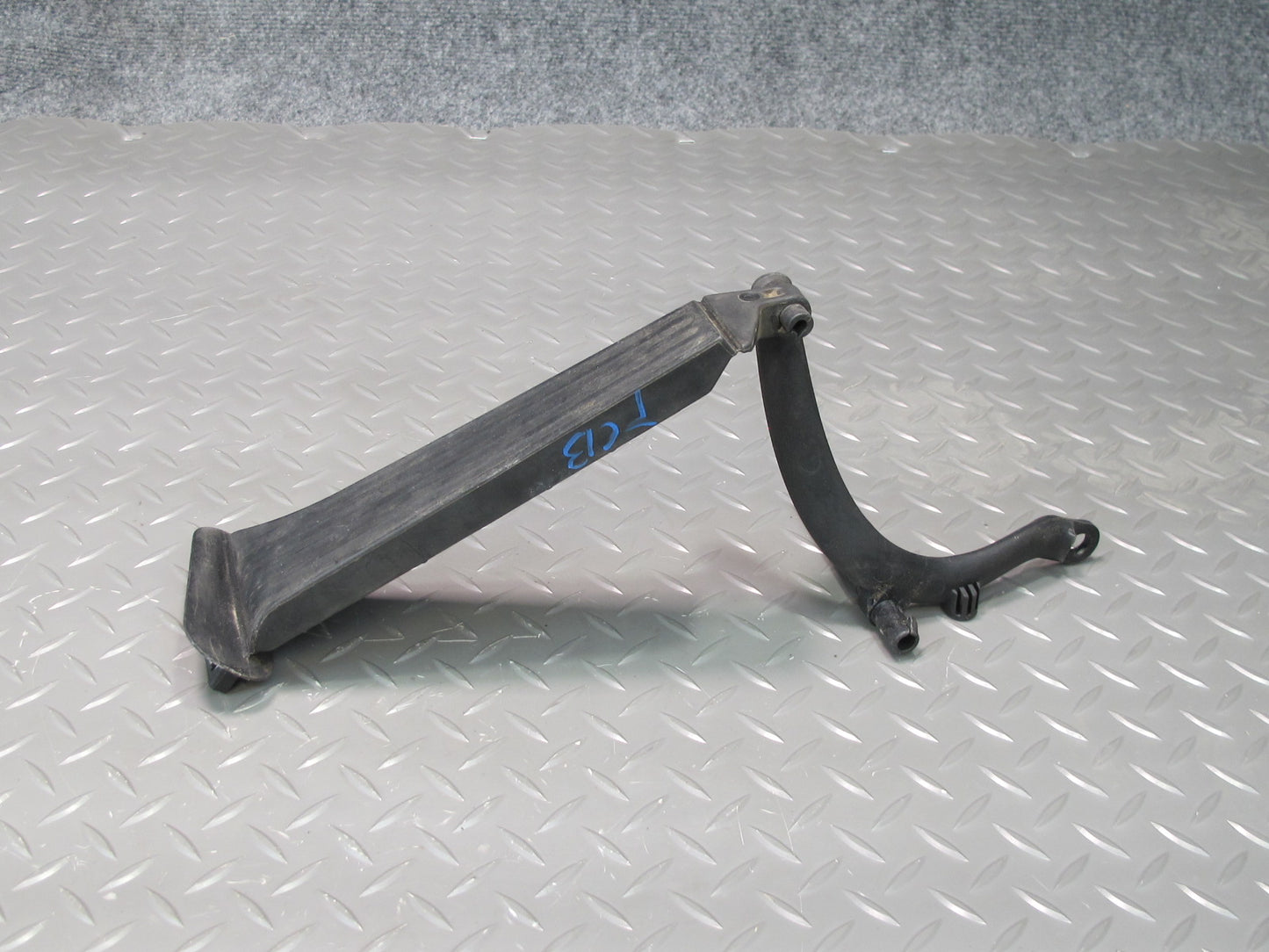 98-99 BMW E36 328i 3-SERIES M/T Gas Throttle Brake Pedal Cylinder Line Set OEM