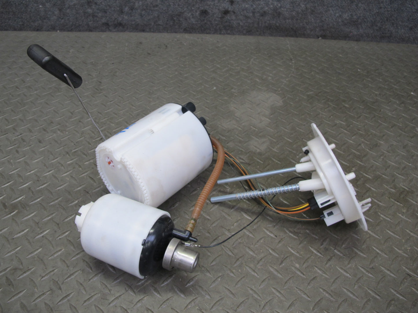 13-16 Audi S4 B8 Fuel Pump Level Sensor Assembly 8KO919051AD OEM