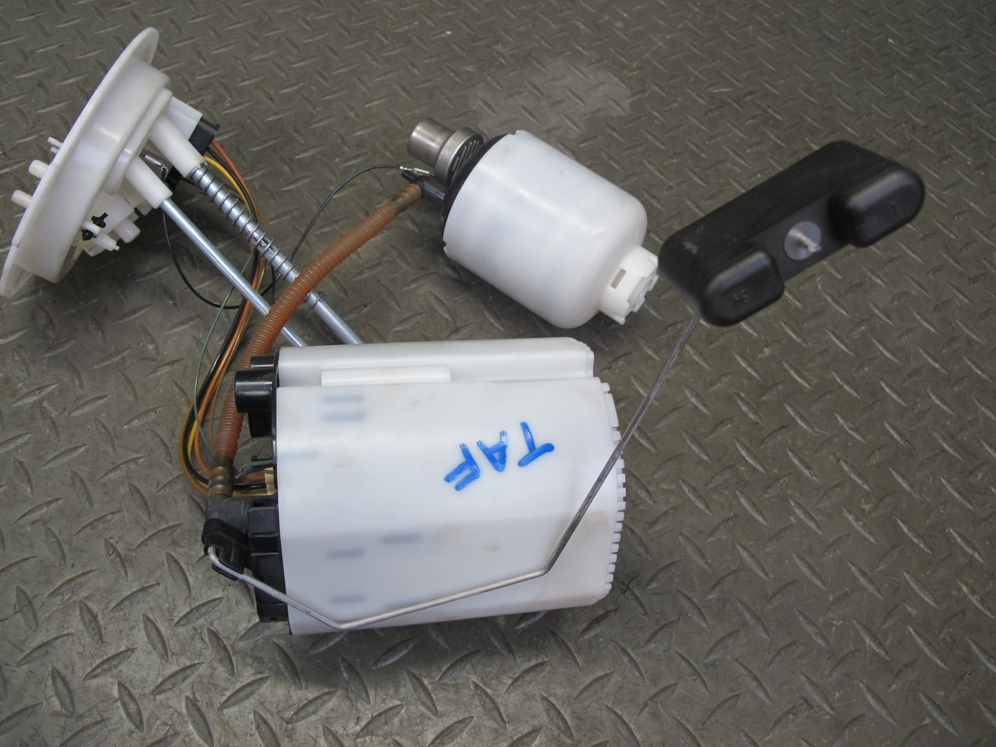 13-16 Audi S4 B8 Fuel Pump Level Sensor Assembly 8KO919051AD OEM