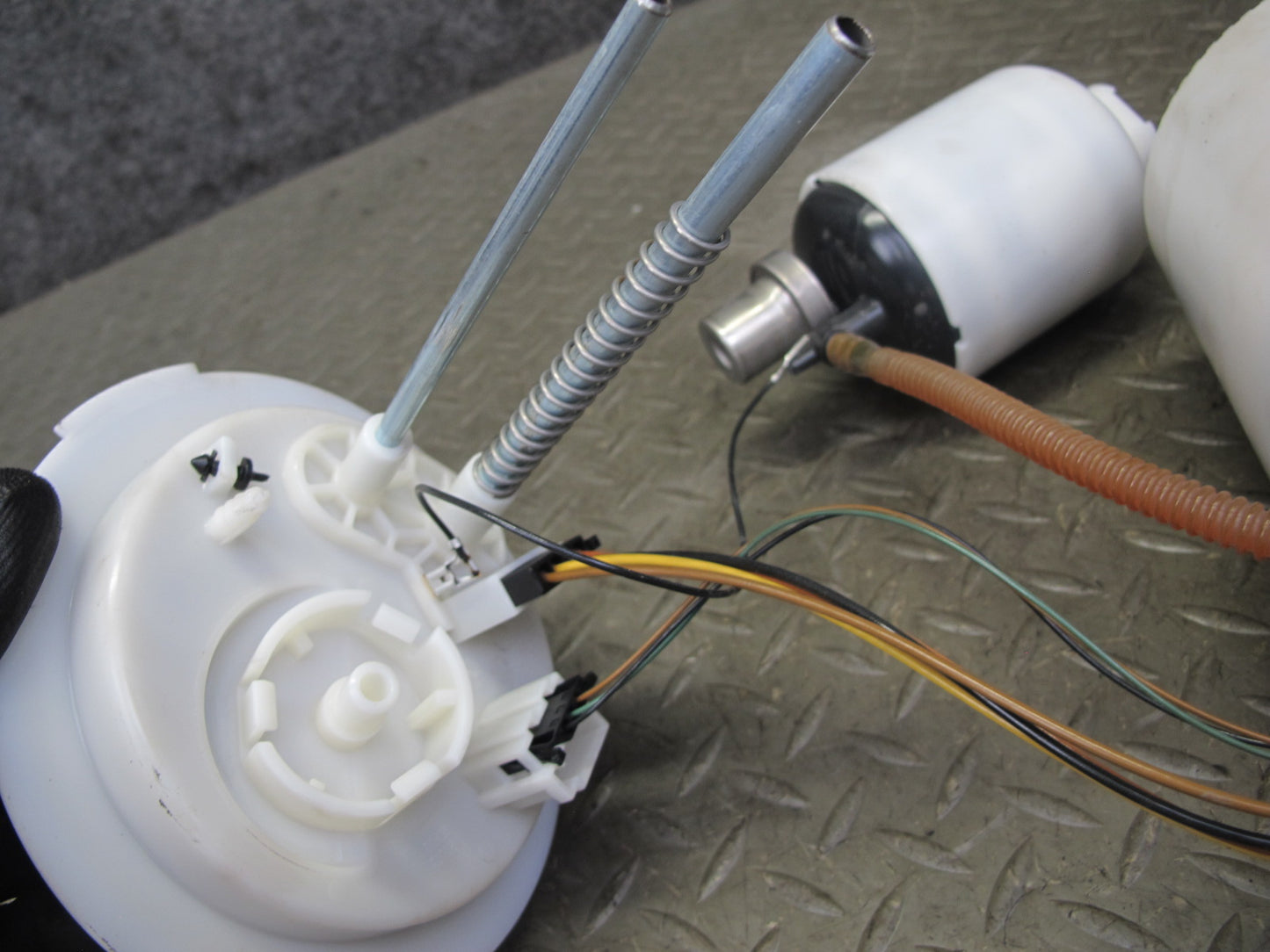 13-16 Audi S4 B8 Fuel Pump Level Sensor Assembly 8KO919051AD OEM