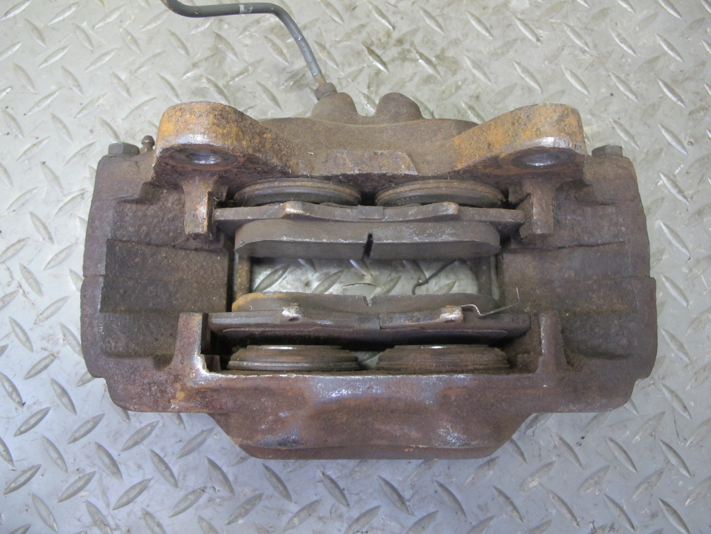 2003-2009 Lexus UZJ120L GX470 Front Left & Right Side Brake Caliper Set of 2