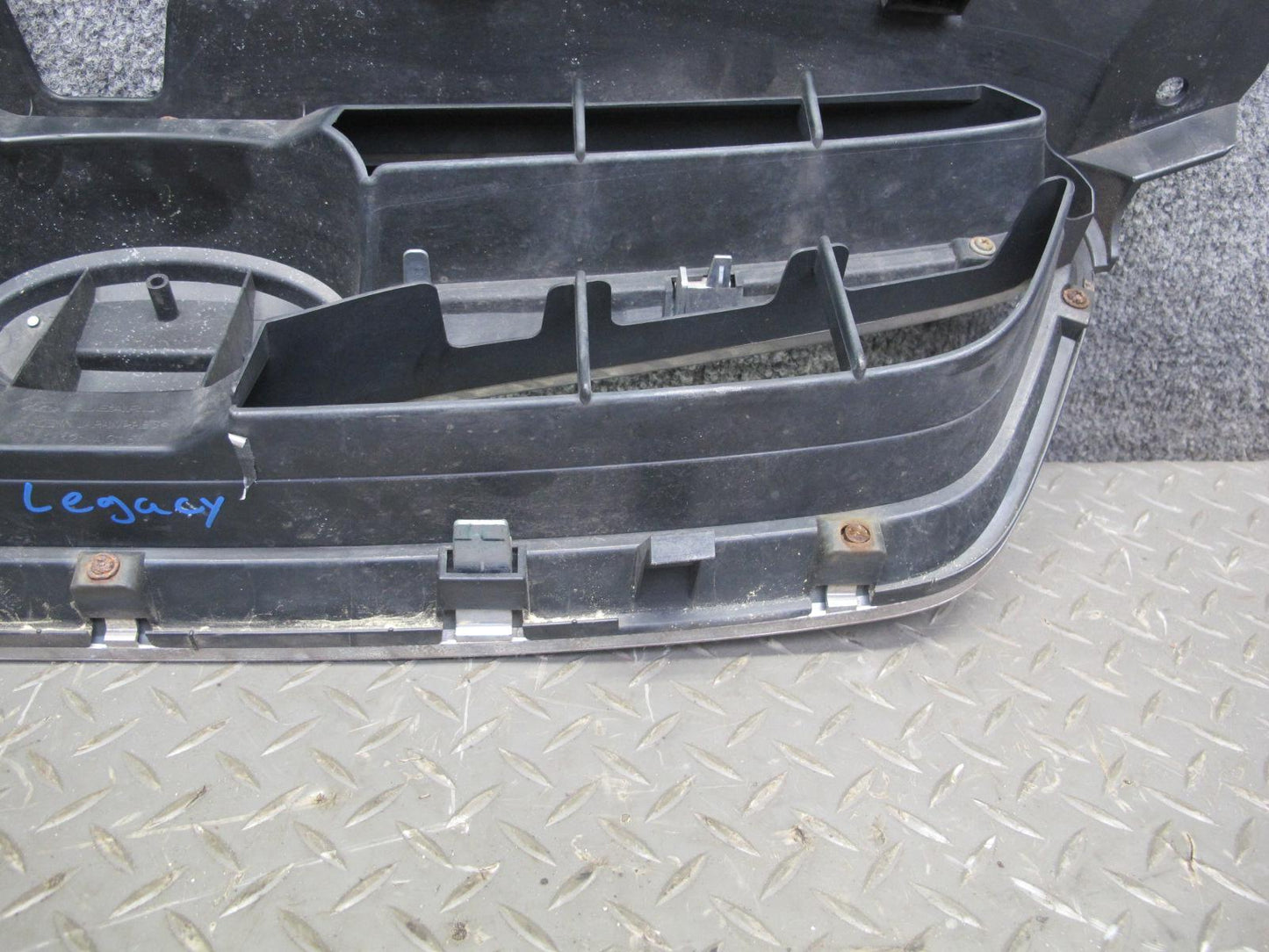 08-09 Subaru Legacy Sedan Front Bumper Grille w Badge Logo OEM
