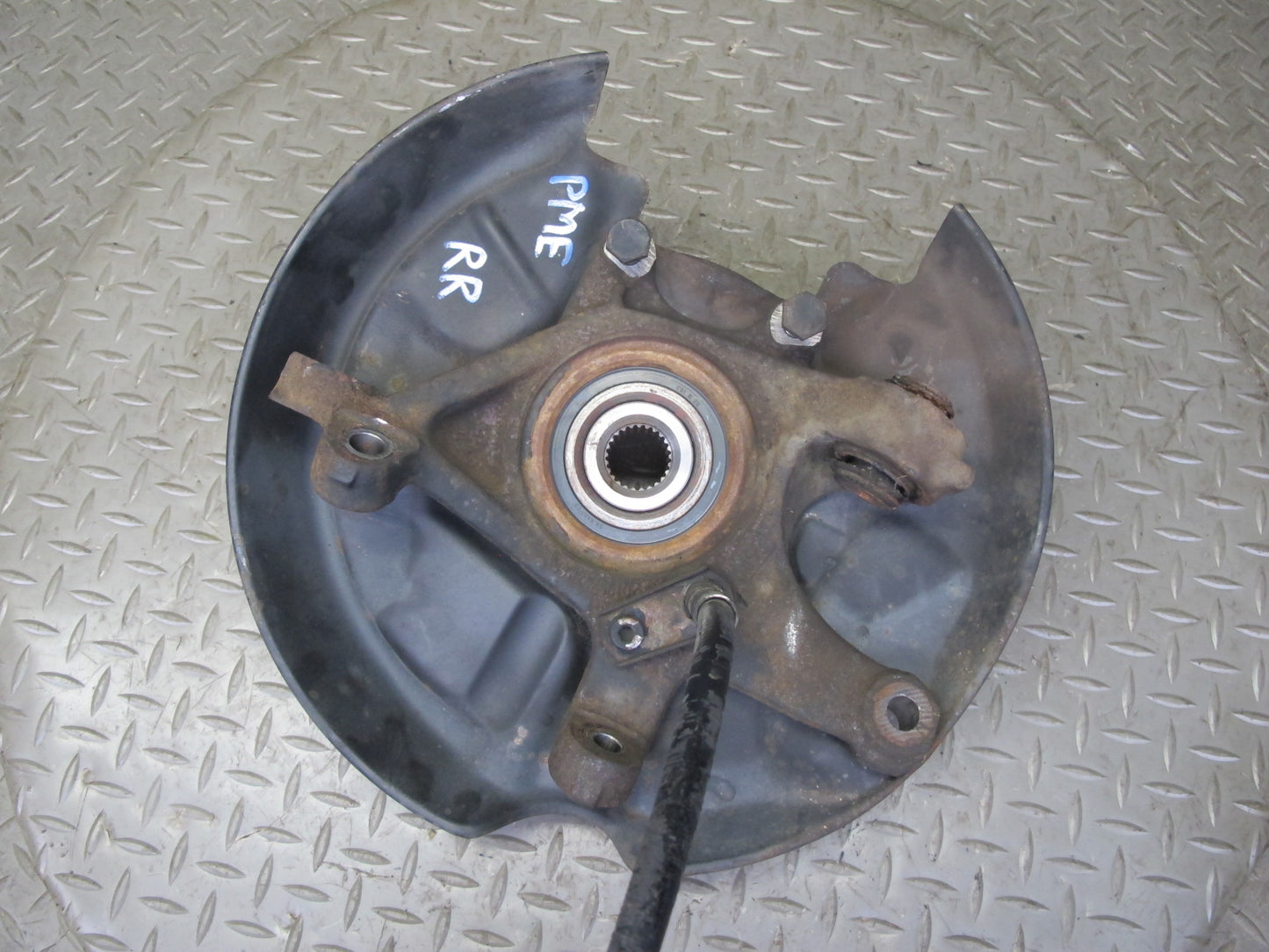 90-95 Mercedes W124 300D RWD Rear Right Spindle Knuckle Wheel Hub Bearing OEM
