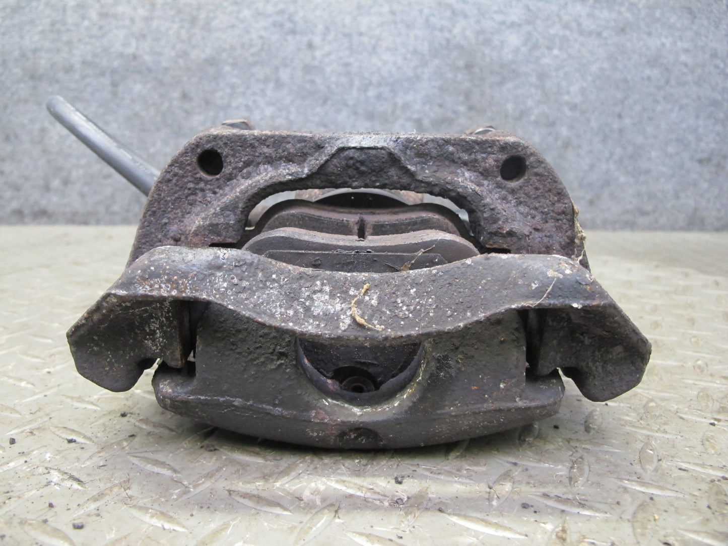 90-95 Mercedes W124 300D Set of 2 Front Right & Left Brake Caliper OEM