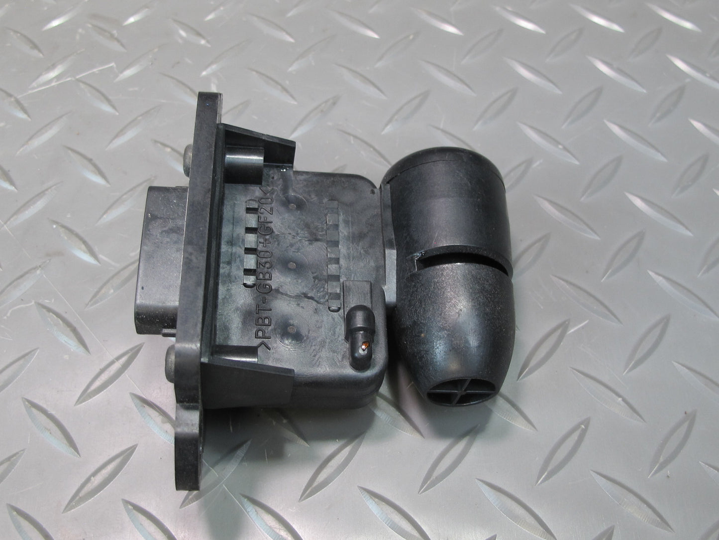 98-00 Lexus LS400 SC400 SC300 Mass Air Flow Meter MAF Sensor 22204-20010 OEM