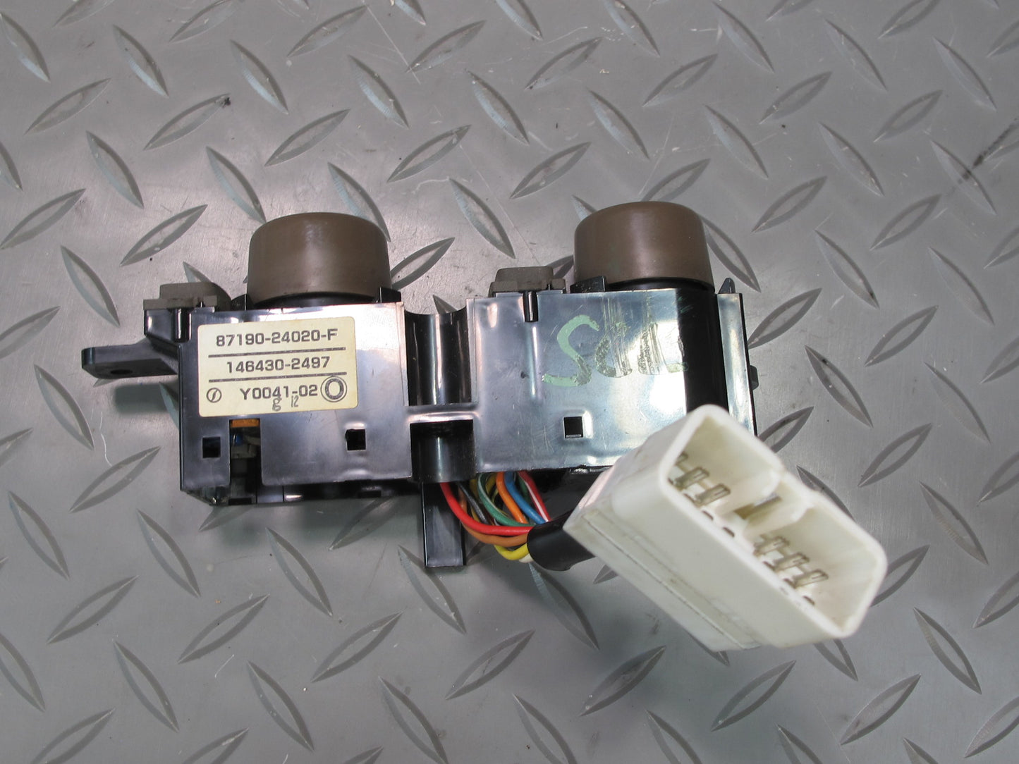 97-00 Lexus UZZ30L SC400 SC300 Temperature Volume Power Switch 87190-24020 OEM