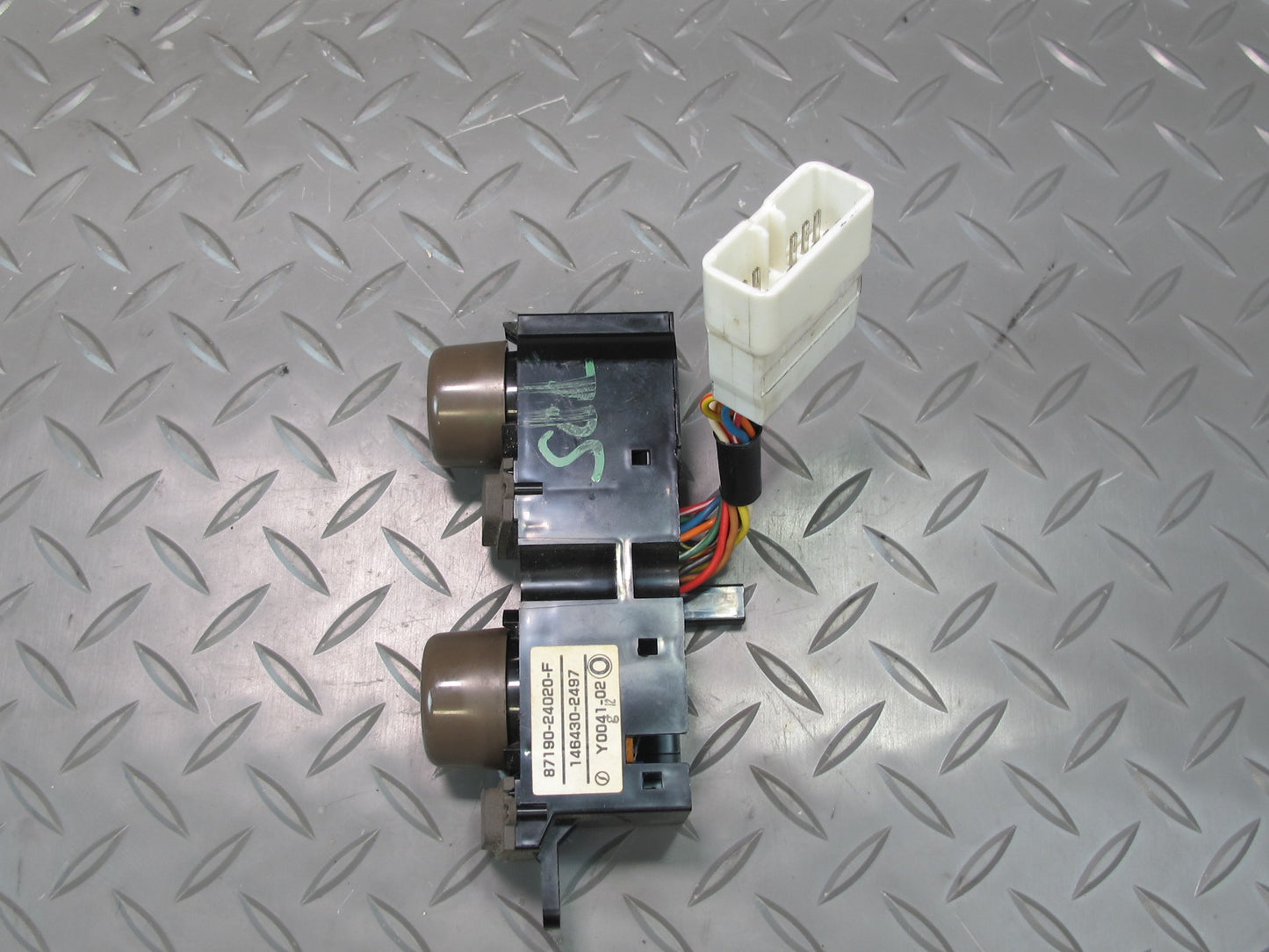 97-00 Lexus UZZ30L SC400 SC300 Temperature Volume Power Switch 87190-24020 OEM