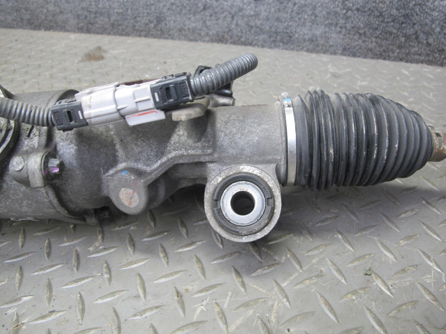 10-13 Lexus IS350 IS250 Convertible RWD Power Steering Rack & Pinion Gear OEM