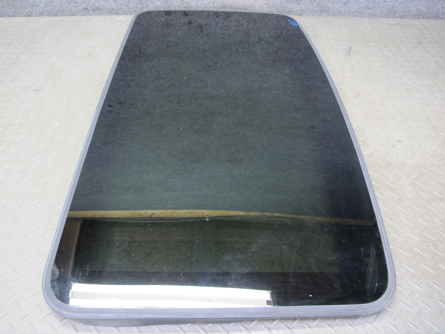 01-06 Lexus UCF30L LS430 Sunroof Moonroof Glass Window Panel OEM