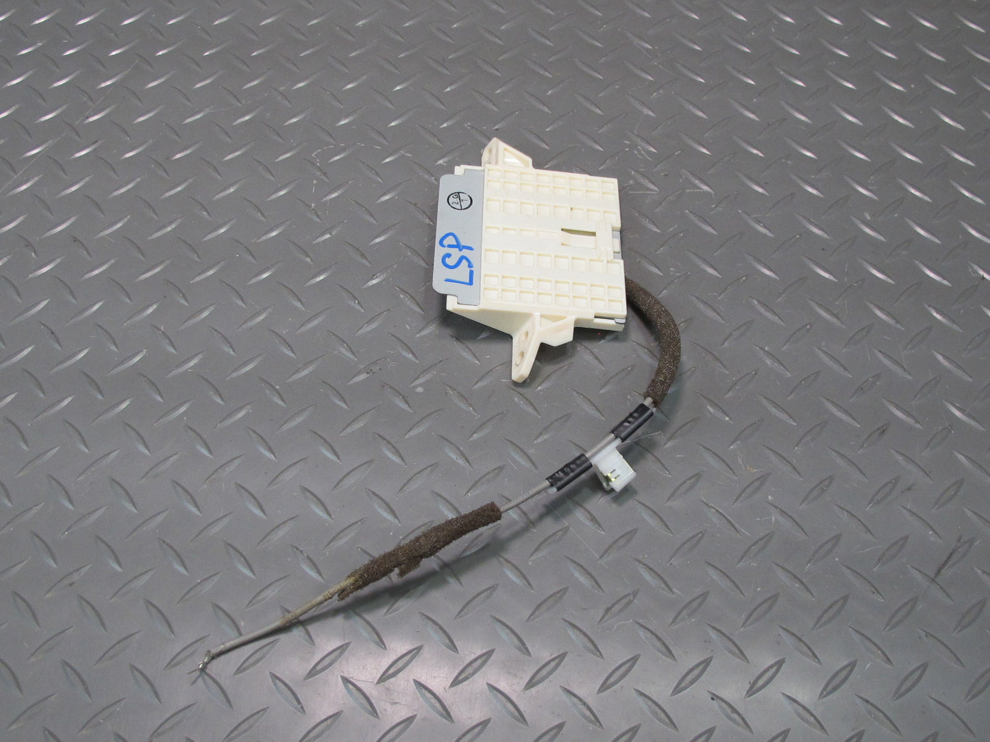 04-06 Lexus LS430 GPS Navigation Antenna Module 86860-50080 OEM