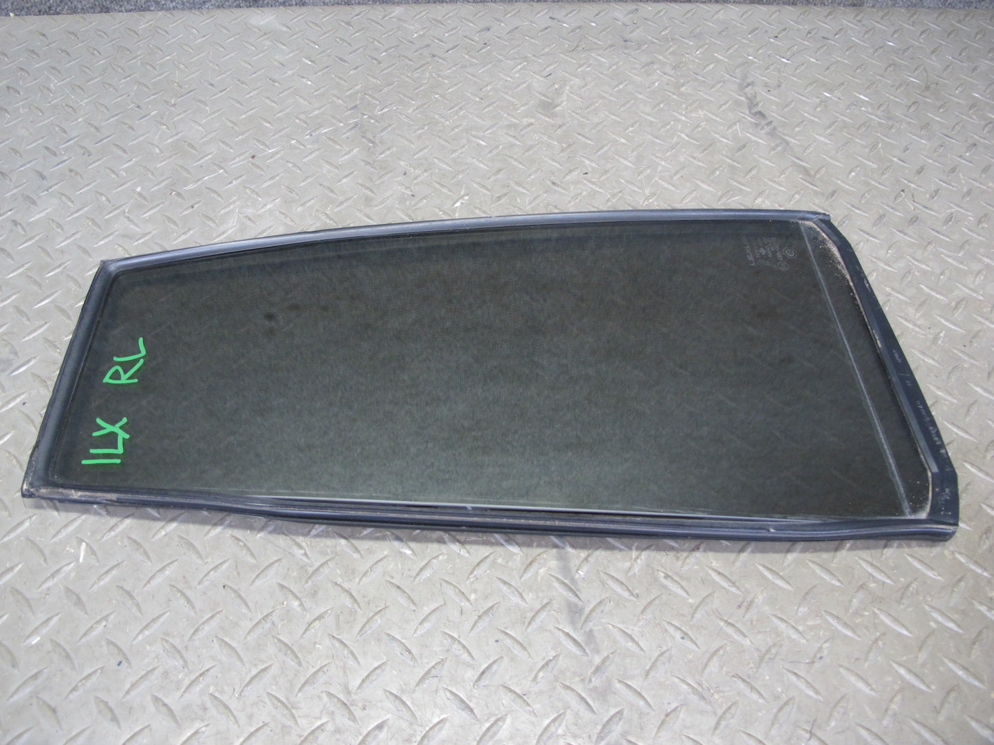 1998-2007 Lexus J100 LX470 Rear Left Side Door Vent Fixed Glass Window