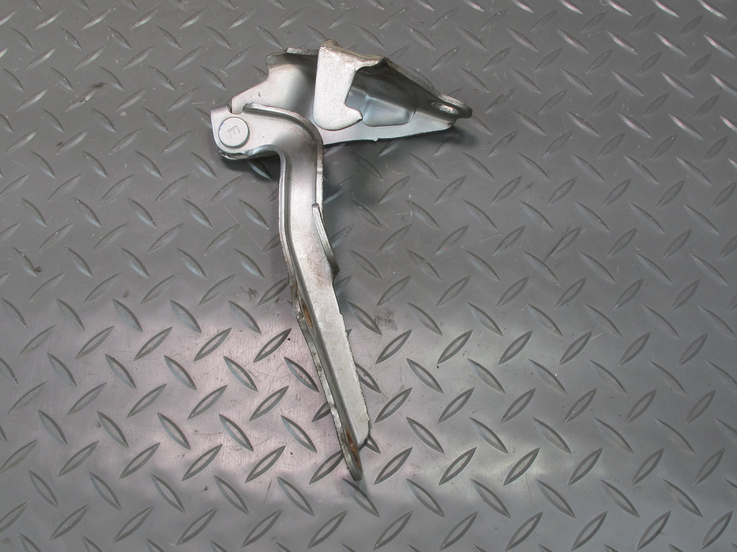 01-06 Lexus UCF30L LS430 Set of 2 Front Left & Right Hood Hinge OEM