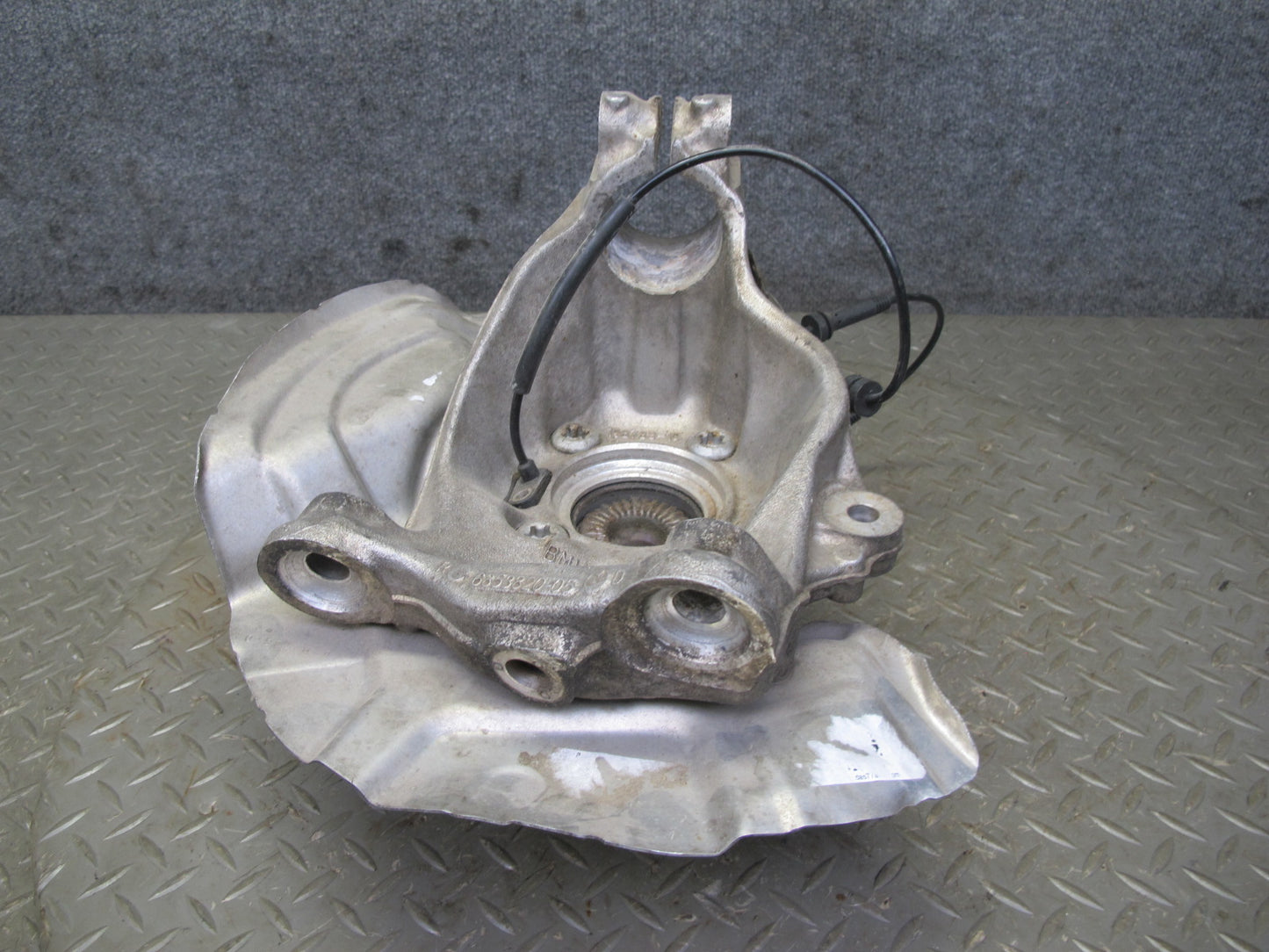 14-16 BMW F30 F31 F33 AWD Front Right Spindle Knuckle Wheel Hub Bearing OEM