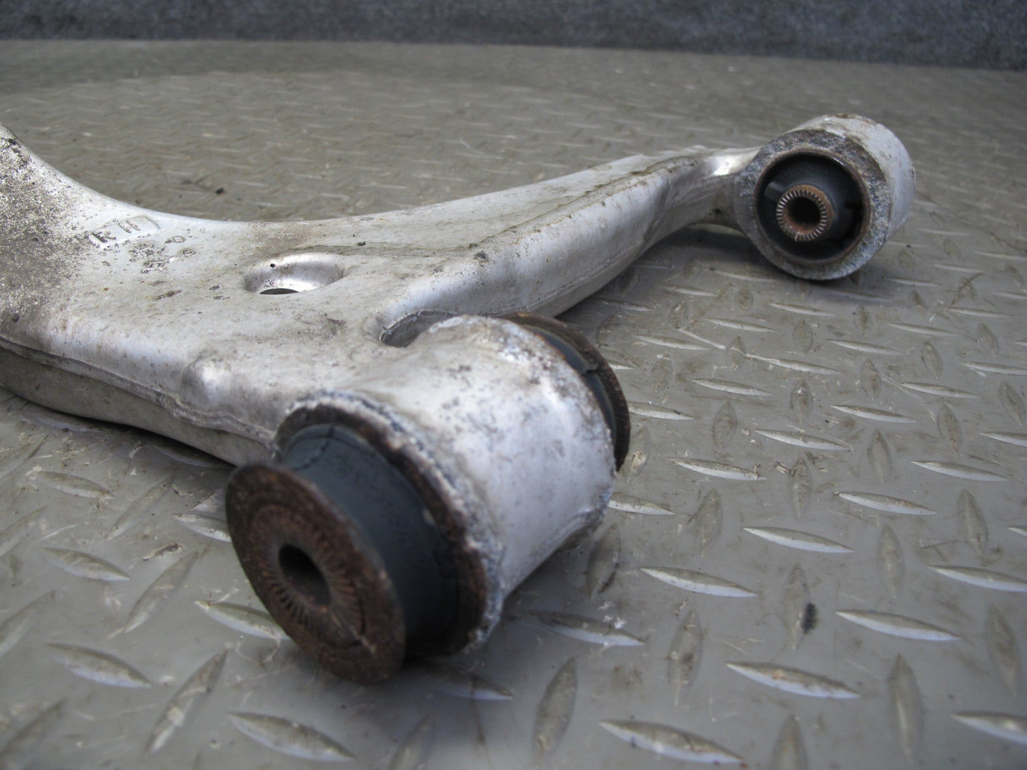 01-06 Lexus UCF30L LS430 Rear Right Suspension Upper Control Arm OEM