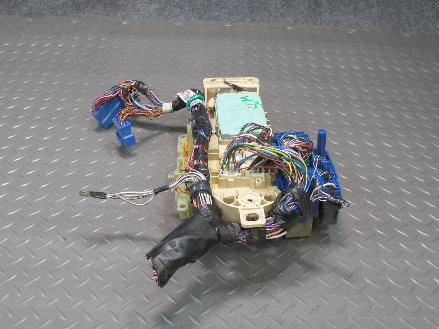 92-93 Lexus UZZ30L SC400 Interior Fuse Relay Box Module w Integration Module OEM