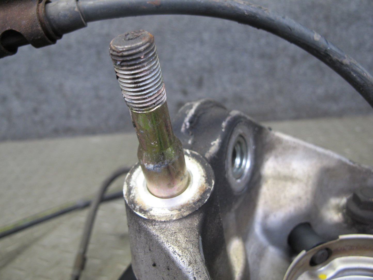 01-06 Lexus LS430 UCF30L RWD Rear Left Spindle Knuckle Wheel Hub Bearing OEM