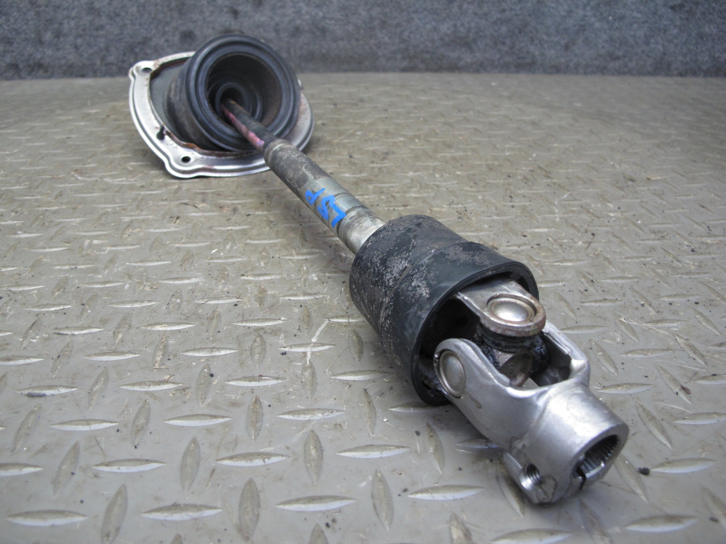 01-06 Lexus UCF30L LS430 Steering Column Lower U Joint Linkage Shaft OEM