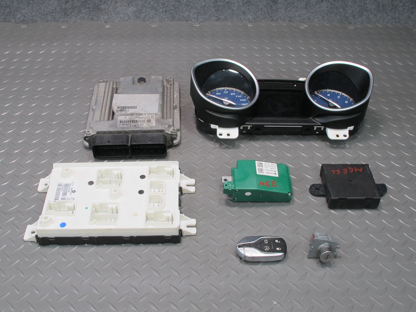 14-15 Maserati Ghibli SQ4 ECU BCM Speedo Steering Door Module Lock KEY Set OEM