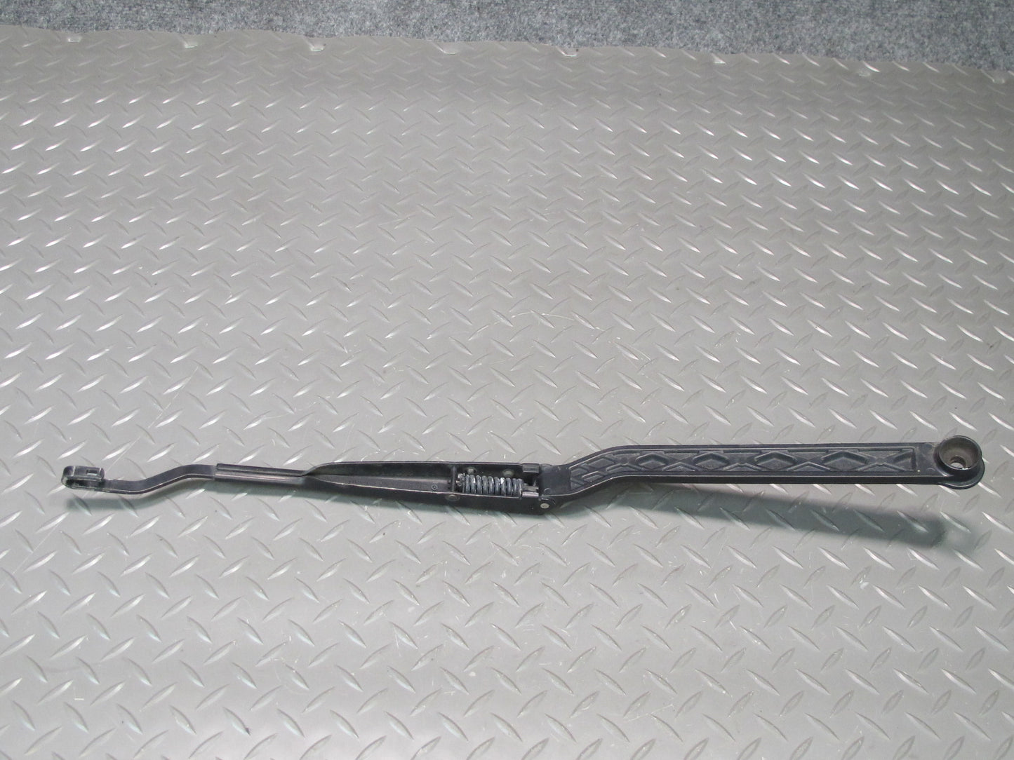 92-00 Lexus UZZ30L SC300 SC400 Front Left & Right Windshield Wiper Arm Set OEM