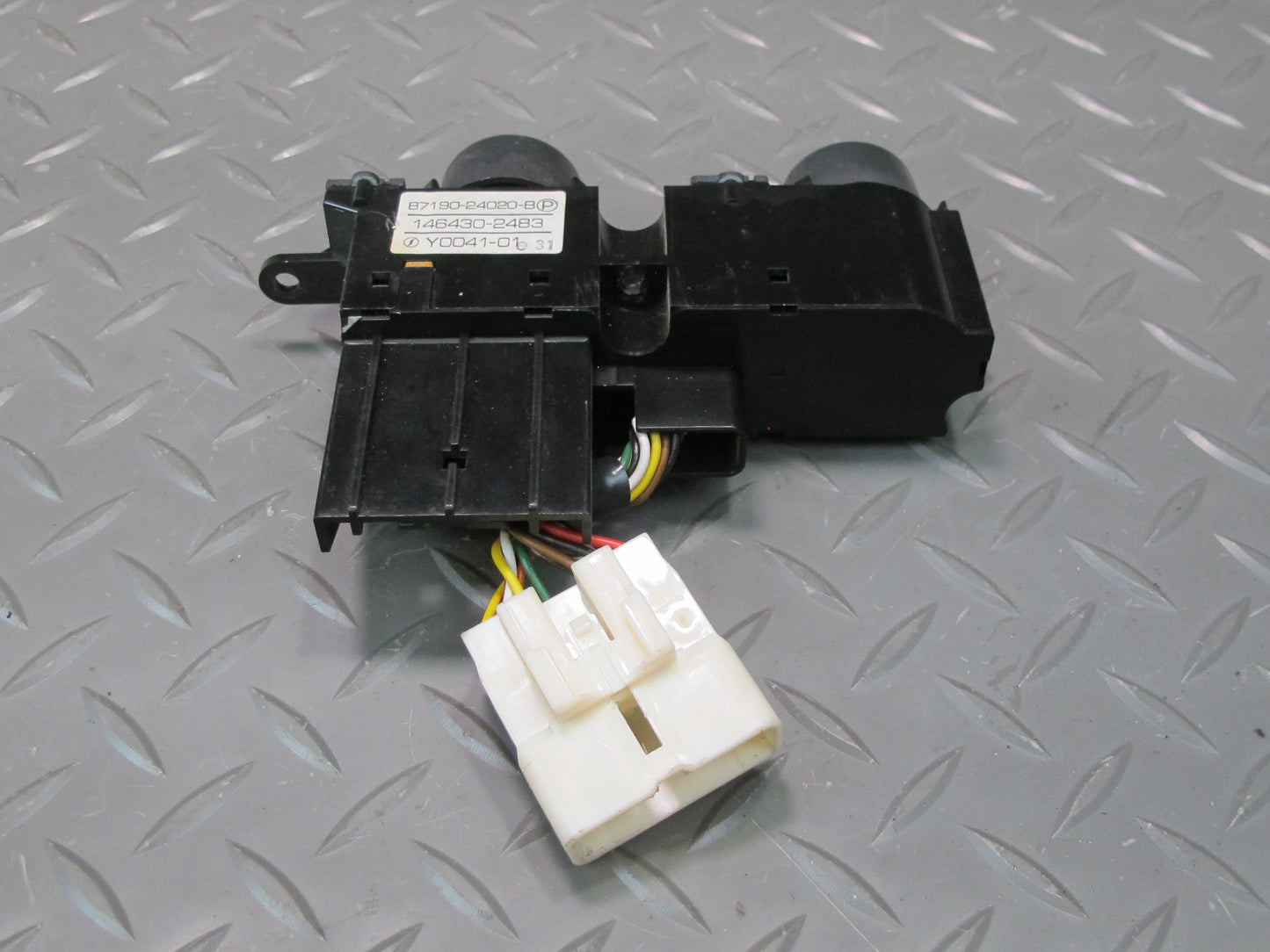 92-94 Lexus UZZ30L SC300 SC400 Temperature Volume Power Switch 87190-24020 OEM