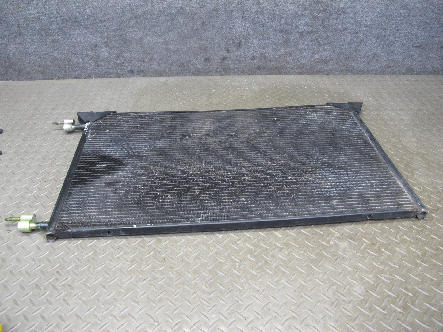 2003-2007 Hummer H2 A/C Air Condition Condenser 15790358