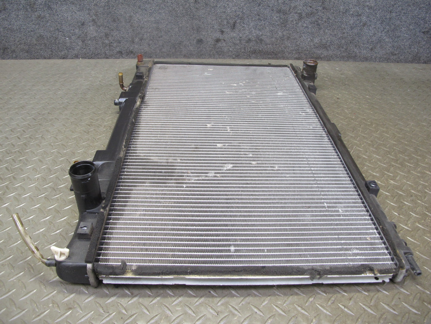 95-00 Toyota Celsior Lexus LS400 UCF20 Engine Cooling Radiator 43K Miles OEM