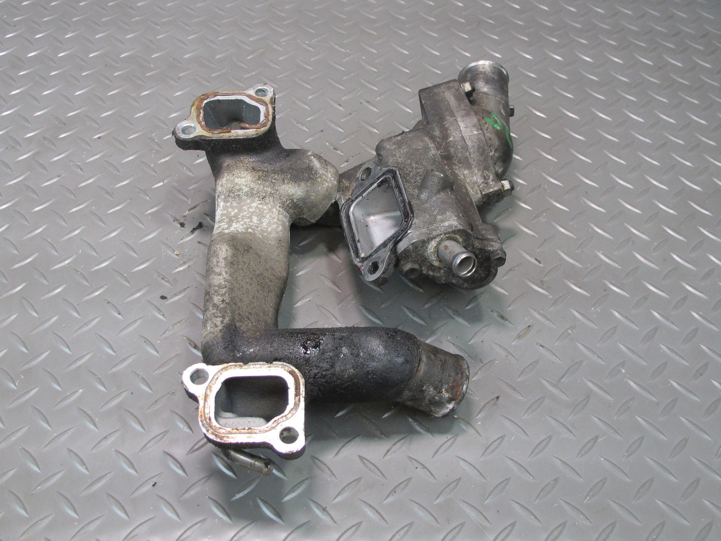 98-00 Lexus UZZ30L SC400 1UZFE Engine Coolant Water Bypass Tube w Thermostat OEM