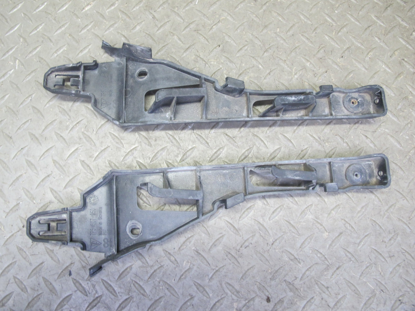 2011-2014 Porsche Cayenne 958 Front Bumper Headlight Mount Bracket Set of 4