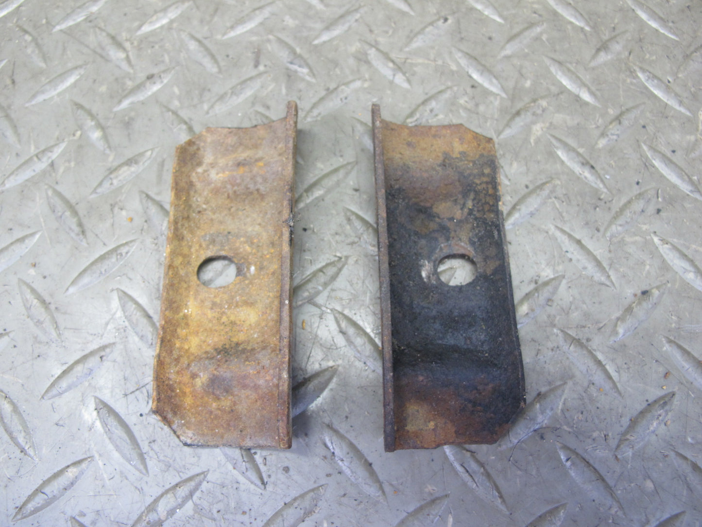 77-85 Mercedes W123 300D Sedan Battery Tray w Mount OEM